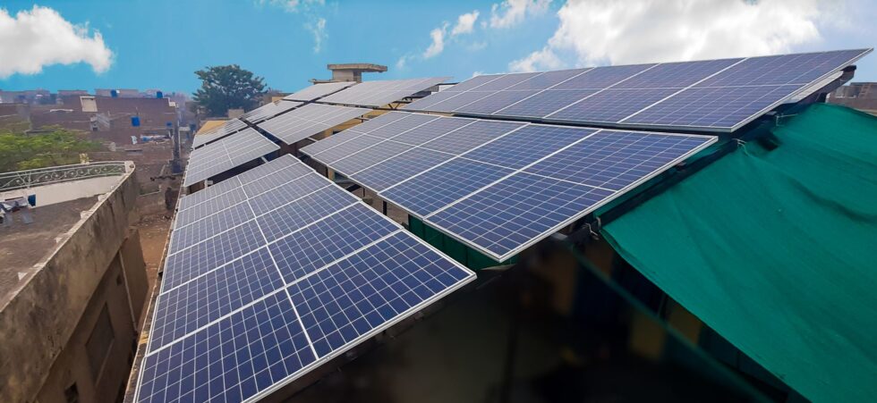 Solar panels installation in Pakistan homes as electricity alternative